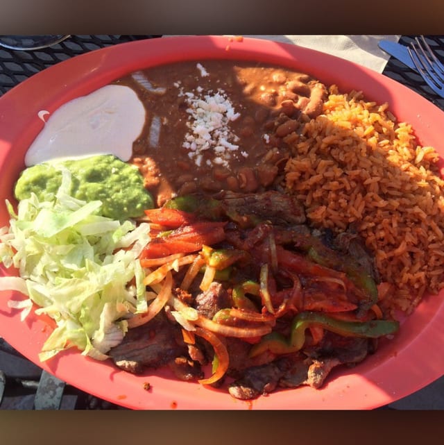 Steak a la Mexicana Plate (Mexican-Style Steak Plate).